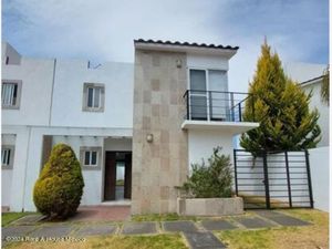 Casa en Venta en Llano Grande (El Salitre) Metepec