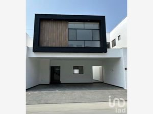 Casa en Venta en Altares Residencial Santiago