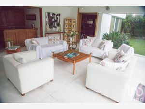 Casa en Venta en Jardines de Ahuatepec Cuernavaca