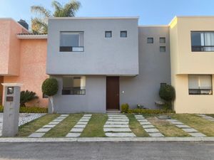 Casa en renta en Santiago Momoxpan, San Pedro Cholula, Puebla. San Juan  Cuautlancingo, PRESIDENCIA MUNICIPAL DE CUAUTLANCINGO, Materiales Para  Construccion La Carcaña, . De .