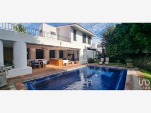 Casa en Venta en Colinas de Santa Fe Xochitepec