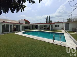 Casa en Venta en Lomas de Coyuca Cuernavaca