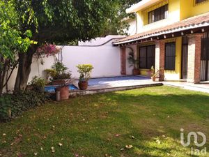 Casa en Venta en Palmira Tinguindin Cuernavaca