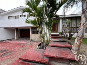 Casa en Venta en Jardines Del Sol Zapopan