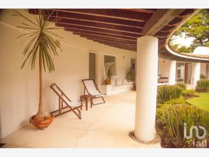 Casa en Venta en Jardines de Ahuatepec Cuernavaca