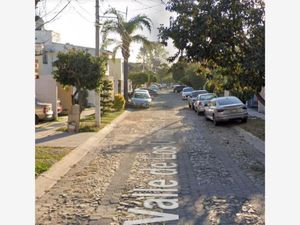 Casa en Venta en Jardines Del Valle Zapopan