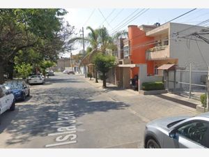 Casa en Venta en Jardines El Sauz Guadalajara