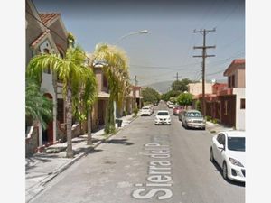 Casa en Venta en Colonial las Puentes San Nicolás de los Garza