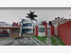 Casa en venta en PASEO DE LA REINA 00, Real Santa Rosa INFONAVIT, Uruapan,  Michoacán de Ocampo, 60190.