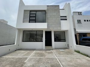 Casa en Venta en Querétaro en El Mirador en Calle Abierta