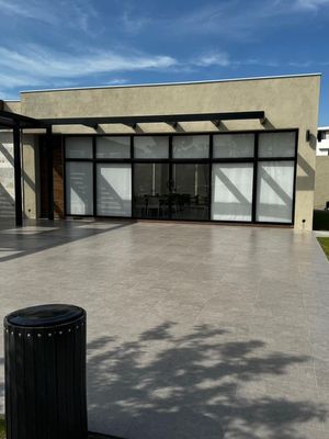 Estrena tu Nueva Casa de 3 niveles en Apodaca!