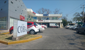 ¡En renta local comercial en excelente ubicación!