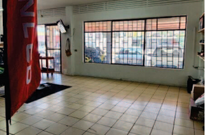 Local Comercial en Venta,  en Ave.  Principal.