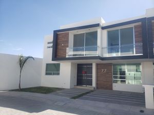 Casa en renta en Paseos de Zakia Poniente, El Marqués, Qro..