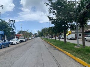 Propiedad Comercial en Venta Sobre Avenida Transitada en Playa del Carmen