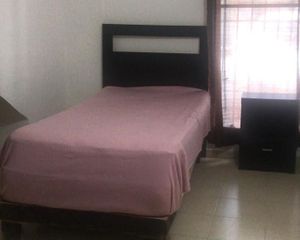 Renta Departamento amueblado a 2 esquinas de la t1 y Prepa 1 $6,500