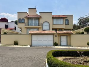 Casa en Venta en Bosques de las Palmas Huixquilucan