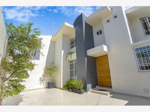 Casa en Venta en Paseos del Sol Zapopan