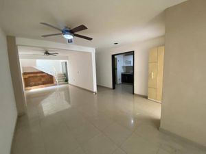 Casa en Venta en Jardines Del Valle Zapopan