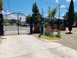 Casa en Venta en Parques de Santa Cruz del Valle San Pedro Tlaquepaque