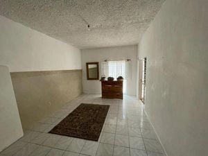 Casa en Venta en Colinas de las Aguilas Zapopan