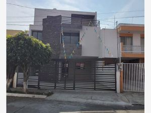 Casa en Venta en Jardines Alcalde Guadalajara