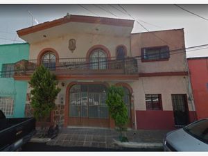 Casa en venta en C. Liceo 864, Alcalde Barranquitas, Guadalajara, Jalisco.