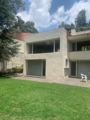 Linda casa en venta Bosques de las Lomas.