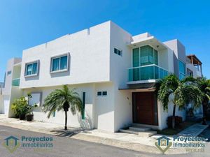 Casa en Venta en Las Lomas Residencial Alvarado