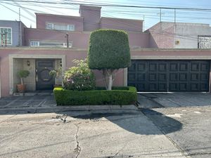 Casa en Venta en Lomas de Tecamachalco Naucalpan de Juárez