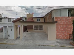 Casa en Venta en Club Jardin Toluca