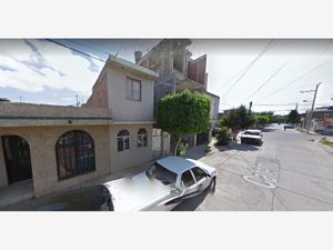 Casa en Venta en Jardines de la Hacienda Irapuato