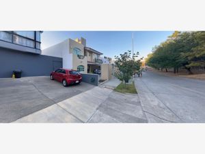 Casa en Venta en Ciudad Bugambilia Zapopan