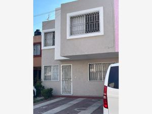 Inmuebles y propiedades en venta en Av. Isla Gomera, El Sauz, Guadalajara,  Jal., México, 44987