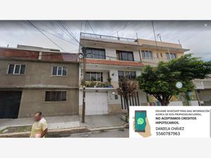 Casa en venta en CALLE 15 124, Las Aguilas, Nezahualcóyotl, México.