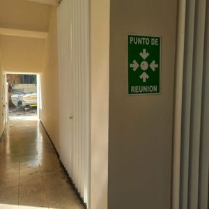 RENTA DE LOCAL COMERCIAL EN CANCÚN PLAZA PUNTA TULUM- PLANTA BAJA 108 m2 $38,000