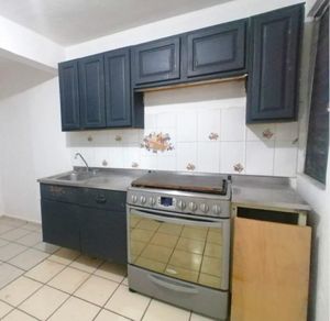 CASA EN VENTA - UBICADA EN SM 98 POR AV. CHICHEN ITZA 1.8 MDP FRACC. AH KIM PECH