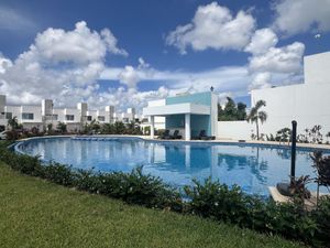 RENTA DE CASA IZAMAL RESIDENCIAL MODELO NAVÍO POLIGONO SUR $23,500 SEMIAMUEBLADA