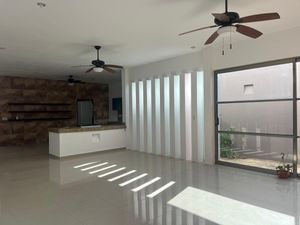 RENTA DE HERMOSA CASA RESIDENCIAL CUMBRES CANCÚN $40,000 AL MES