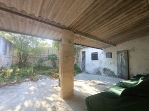 CASA EN VENTA EN EL CENTRO DE MERIDA, CERCA DEL CORREDOR GASTRONOMICO.