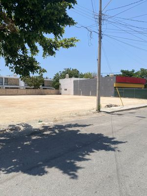 TERRENO A LADO DEL OXXO EN VENTA DE SAN ANGELO, MERIDA.