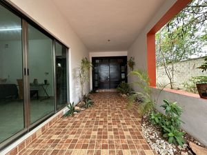 CASA EN VENTA UBICADA EN SAN SEBASTIAN, CENTRO DE MERIDA.