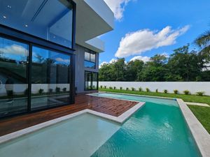 CASA EN VENTA EN YUCATAN COUNTRY CLUB, MERIDA ESTRENA LUJOS Y COMODIDADES.