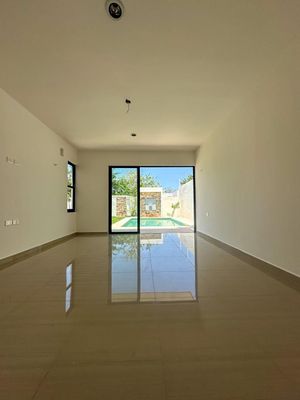 CASA EN VENTA EN MÉRIDA, PASEOS DEL MAYAB CONKAL, UN PISO, 640M2