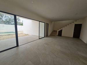 CASA EN VENTA EN PRIVADA RESIDENCIAL TAMORA, CONKAL.