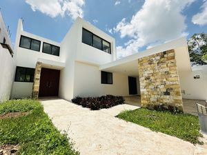 CASA EN VENTA EN MÉRIDA, SANTA GERTRUDIS COPÓ, PRIV TRINUM, ENTREGA INMEDIATA