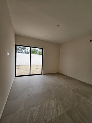 CASA EN VENTA EN PRIVADA RESIDENCIAL TAMORA, CONKAL.