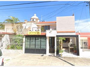 Casa en venta en SIERRA DE MAZAM 0000, Las Aguilas, Zapopan, Jalisco, 45080.