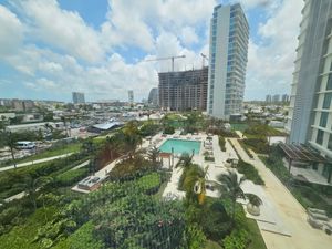 SLS Harbour Beach con vista a el mar.