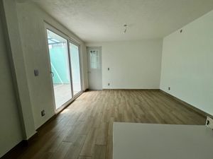 VENDO CASA REMODELADA EN BOSQUES DE ICA.